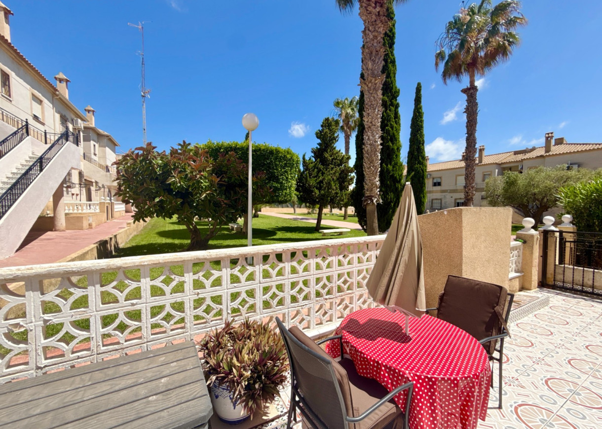 Resale - Apartment - Torrevieja - Aguas Nuevas