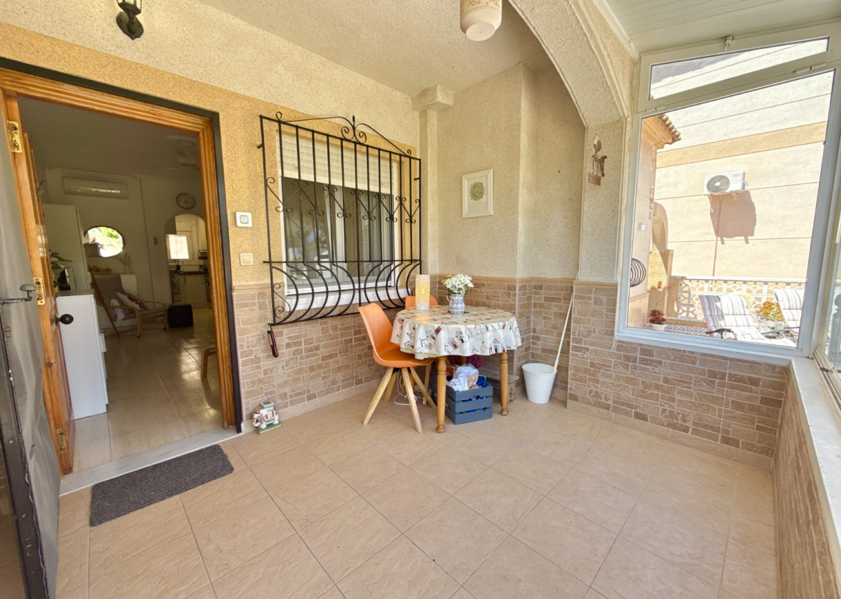 Resale - Apartment - Torrevieja - Aguas Nuevas