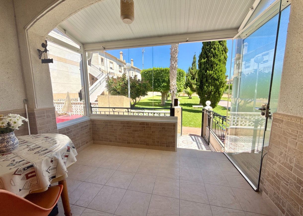 Resale - Apartment - Torrevieja - Aguas Nuevas