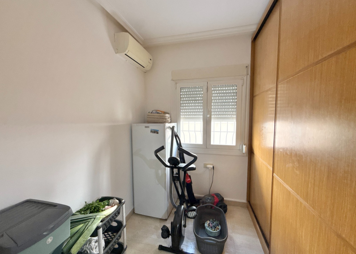 Resale - Apartment - Torrevieja - Aguas Nuevas