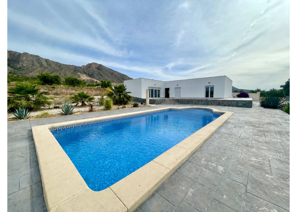 Resale - Finca / Country Property - Macisvenda