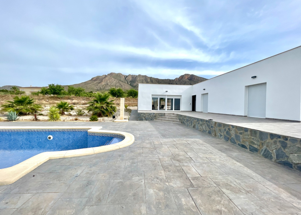 Resale - Finca / Country Property - Macisvenda