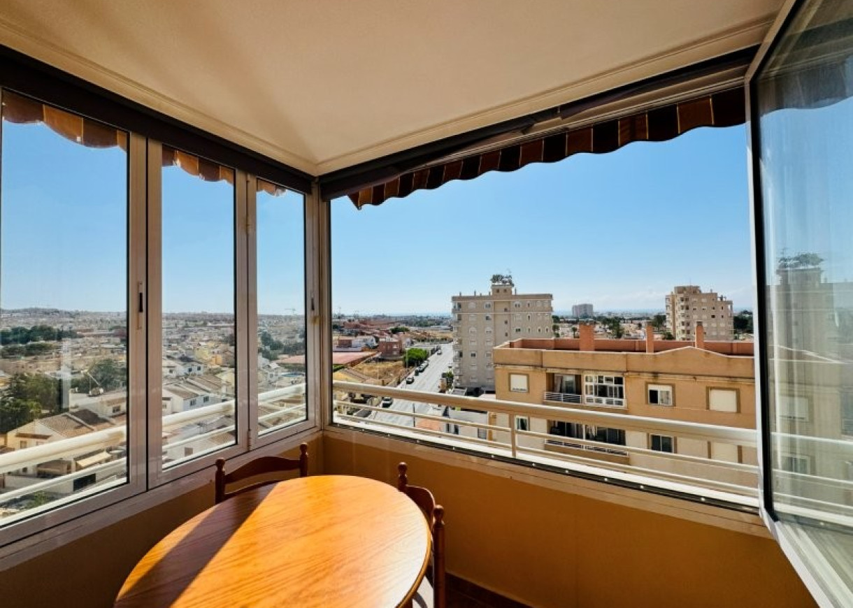Resale - Apartment - Torrevieja - Aguas nuevas 1