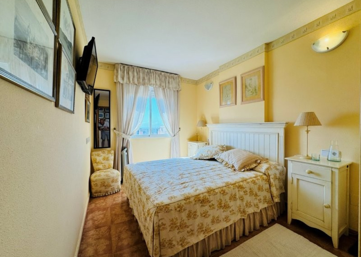 Resale - Apartment - Torrevieja - Aguas nuevas 1