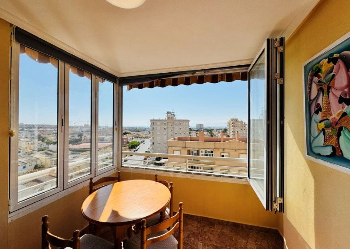 Resale - Apartment - Torrevieja - Aguas nuevas 1