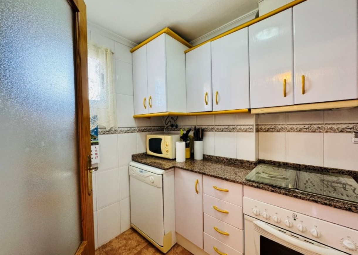 Resale - Apartment - Torrevieja - Aguas nuevas 1