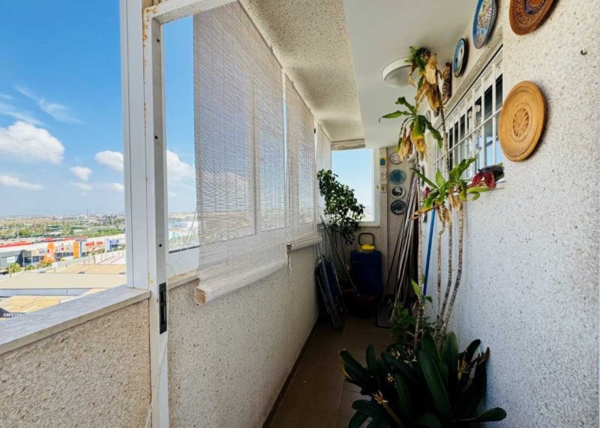 Resale - Apartment - Torrevieja - Aguas nuevas 1