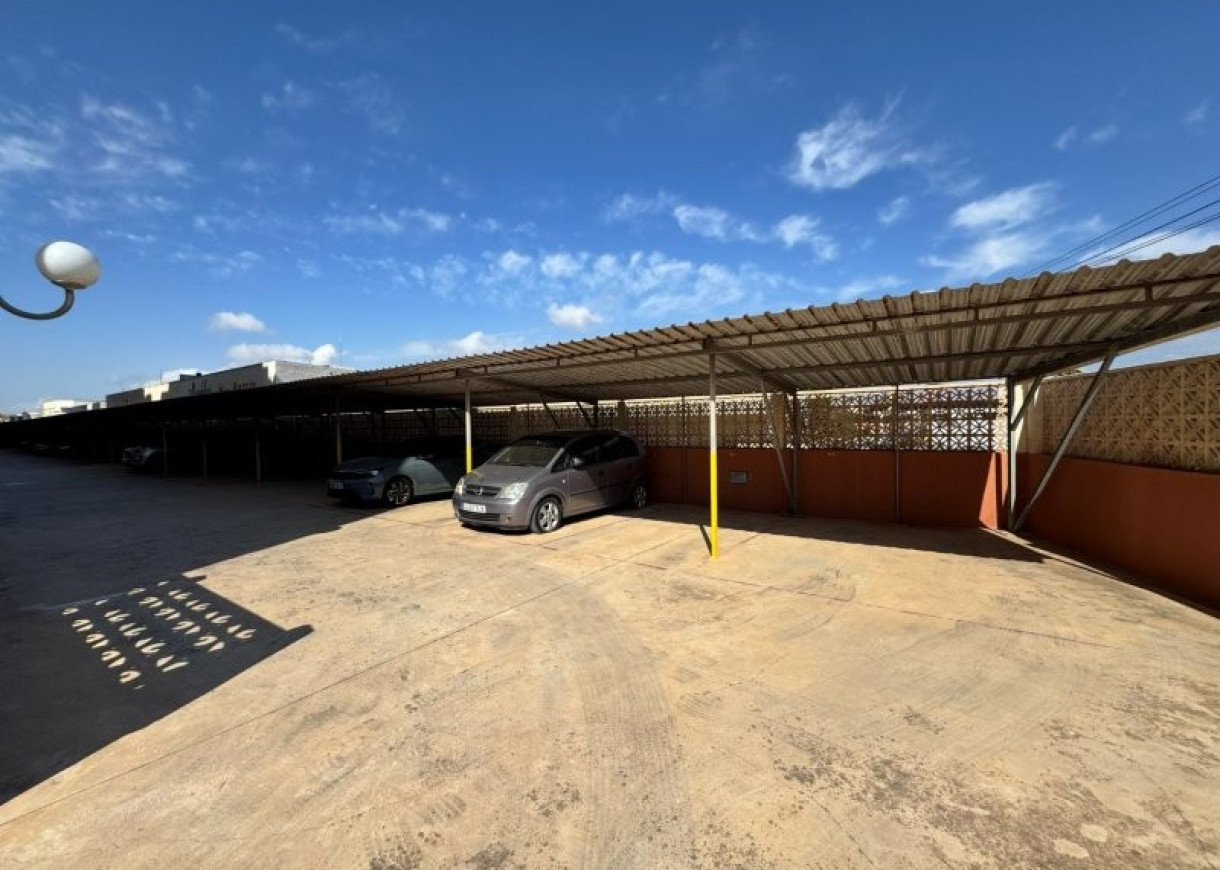 Resale - Apartment - Torrevieja - Aguas nuevas 1
