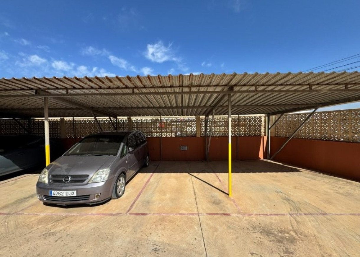 Resale - Apartment - Torrevieja - Aguas nuevas 1
