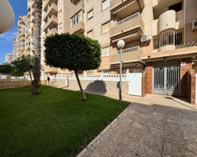 Resale - Apartment - Torrevieja - Aguas nuevas 1