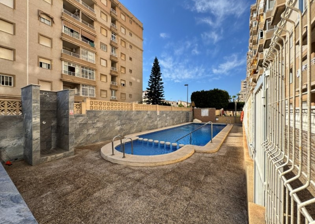 Resale - Apartment - Torrevieja - Aguas nuevas 1