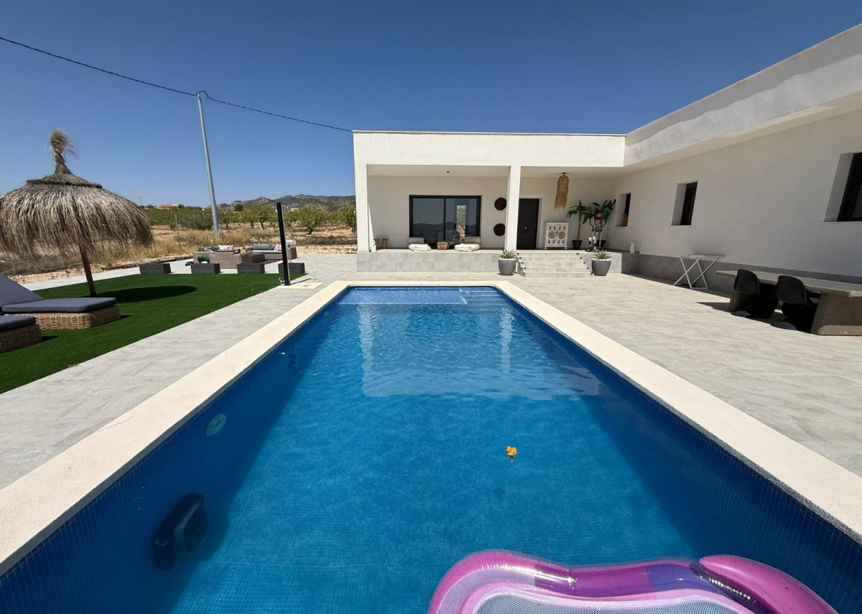 Resale - Villa - Pinoso