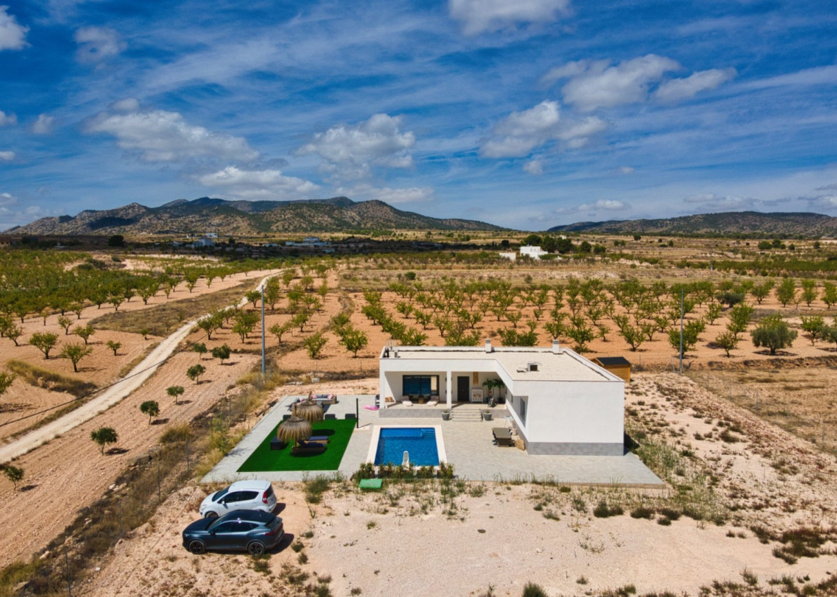 Resale - Villa - Pinoso