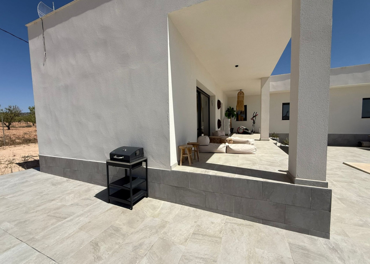 Resale - Villa - Pinoso
