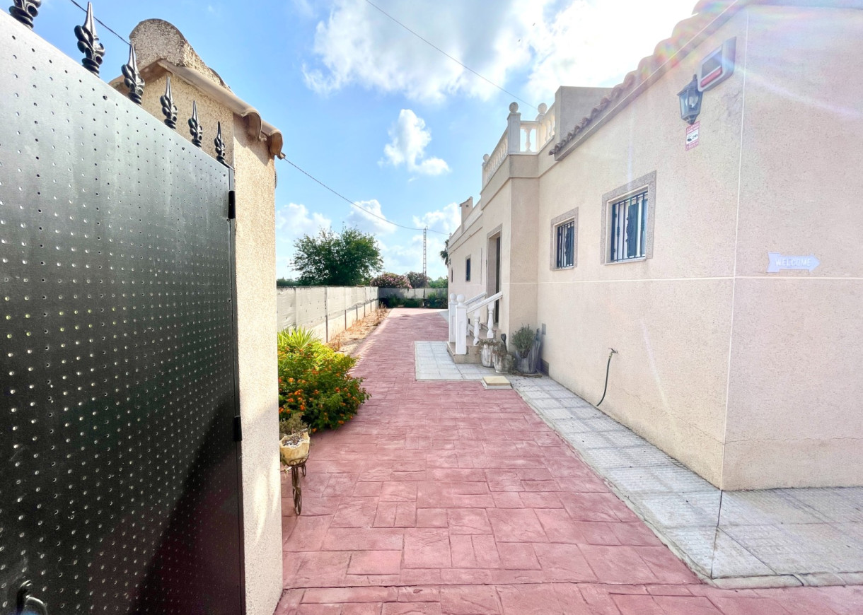 Venta - Chalet - Catral