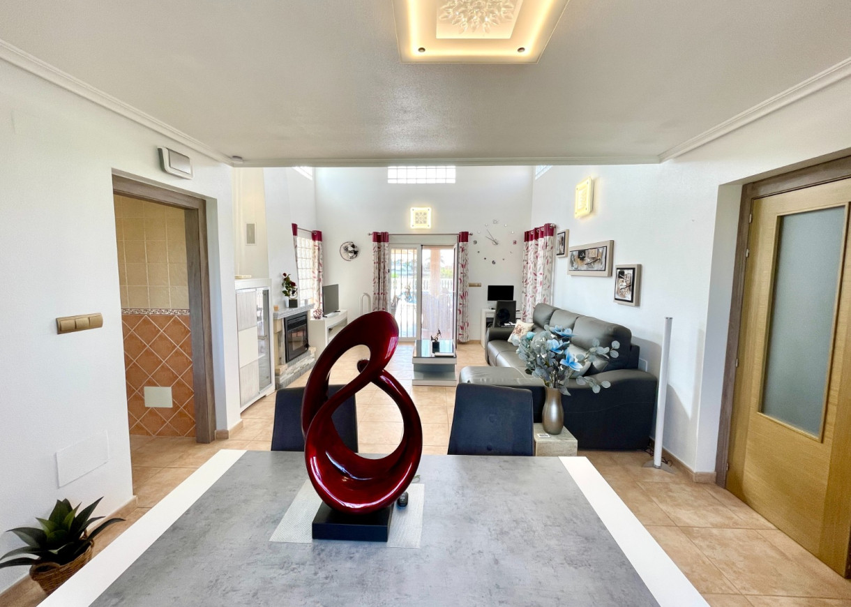 Venta - Chalet - Catral