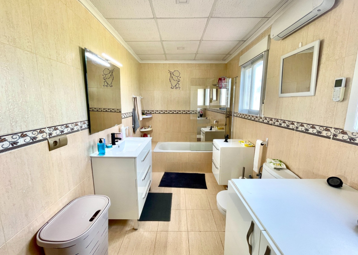 Venta - Chalet - Catral