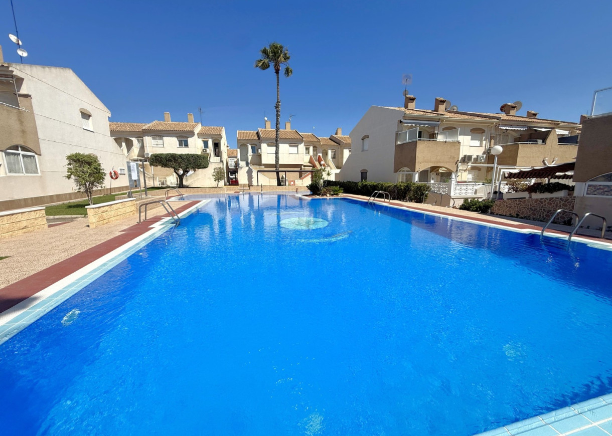 Resale - Lägenhet - Torrevieja - Aguas Nuevas