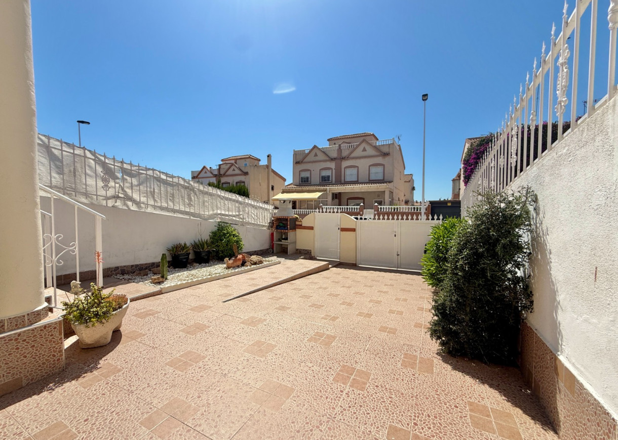 Resale - Lägenhet - Torrevieja - Aguas Nuevas