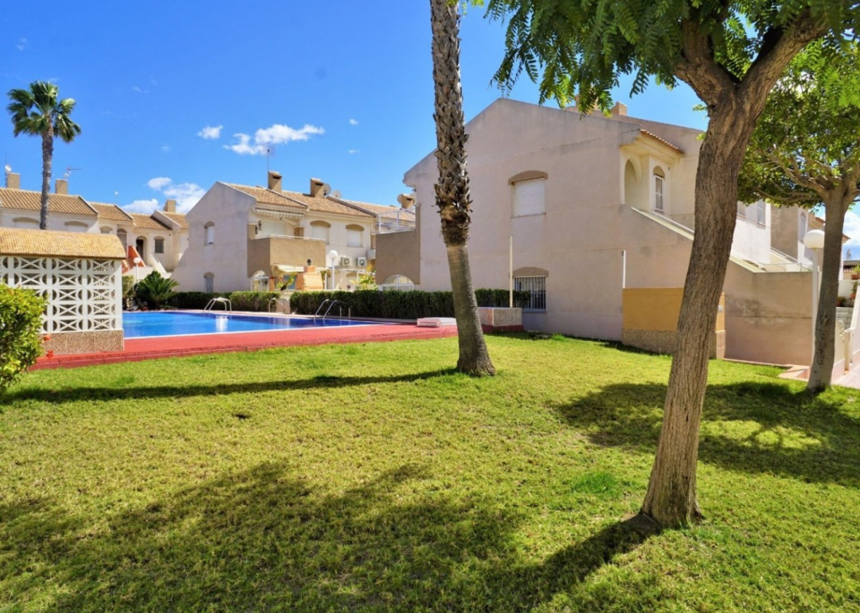 Resale - Lägenhet - Torrevieja - Aguas Nuevas