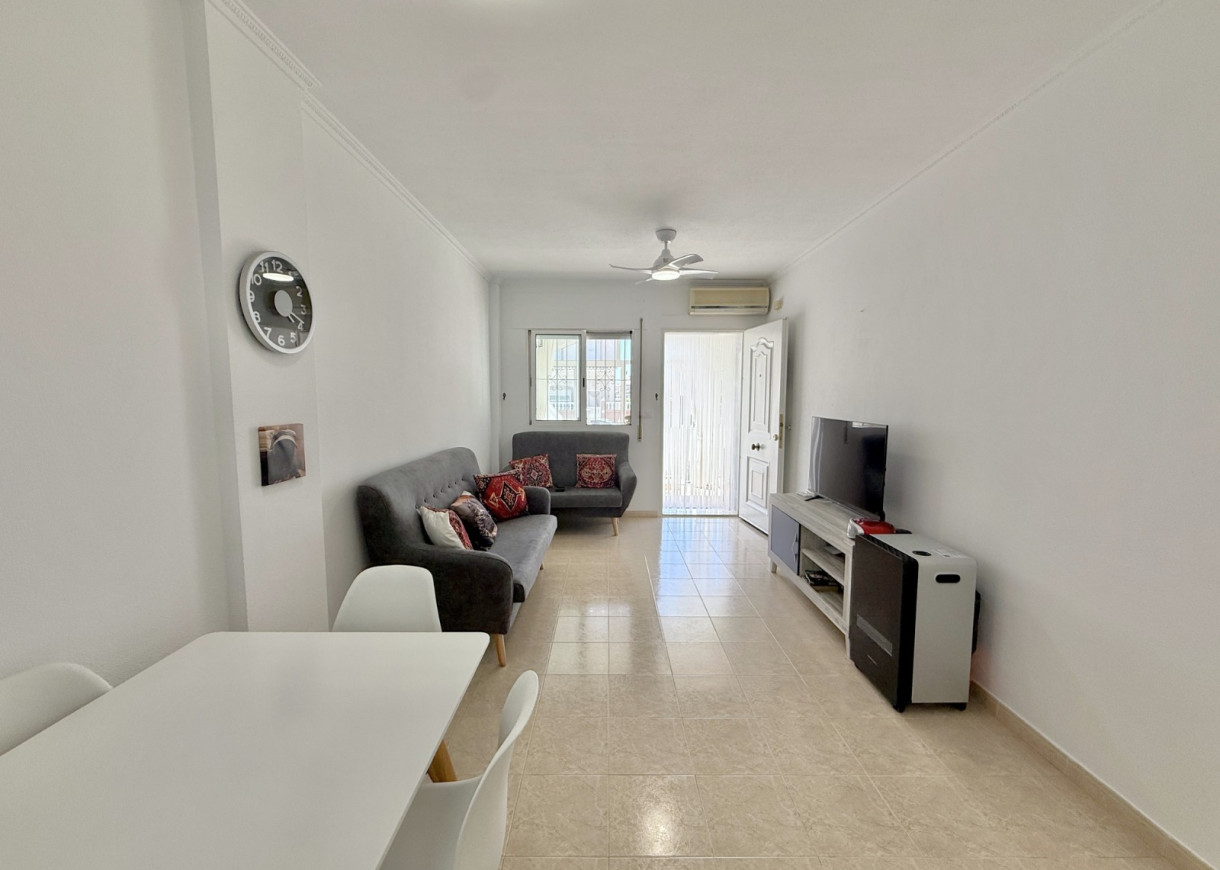 Resale - Lägenhet - Torrevieja - Aguas Nuevas