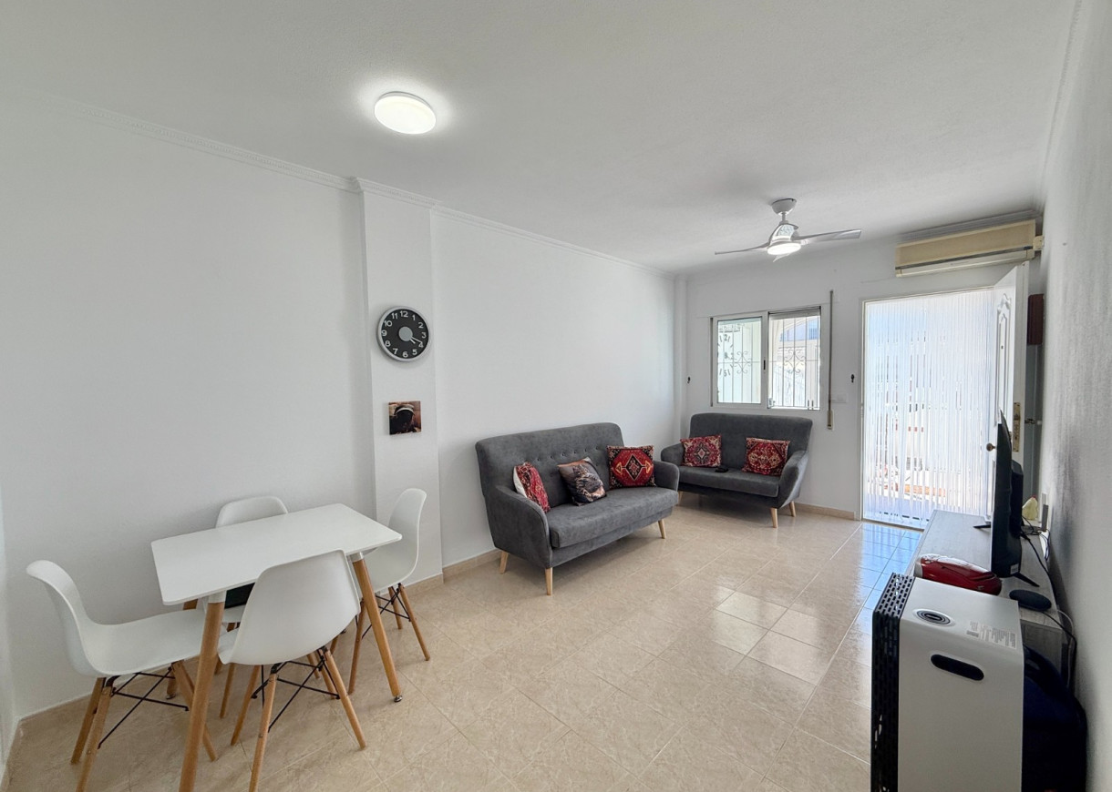 Resale - Lägenhet - Torrevieja - Aguas Nuevas
