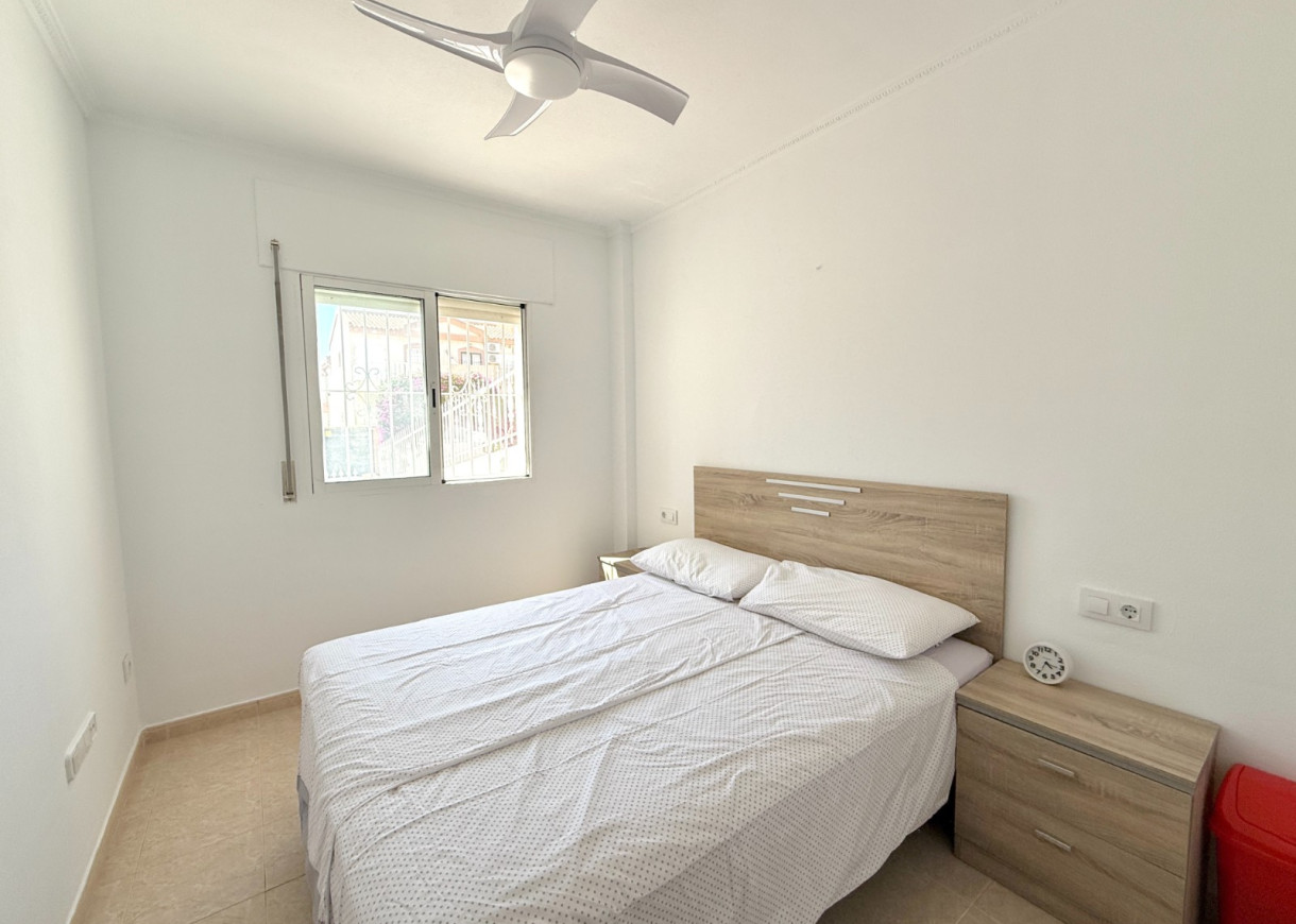 Resale - Lägenhet - Torrevieja - Aguas Nuevas