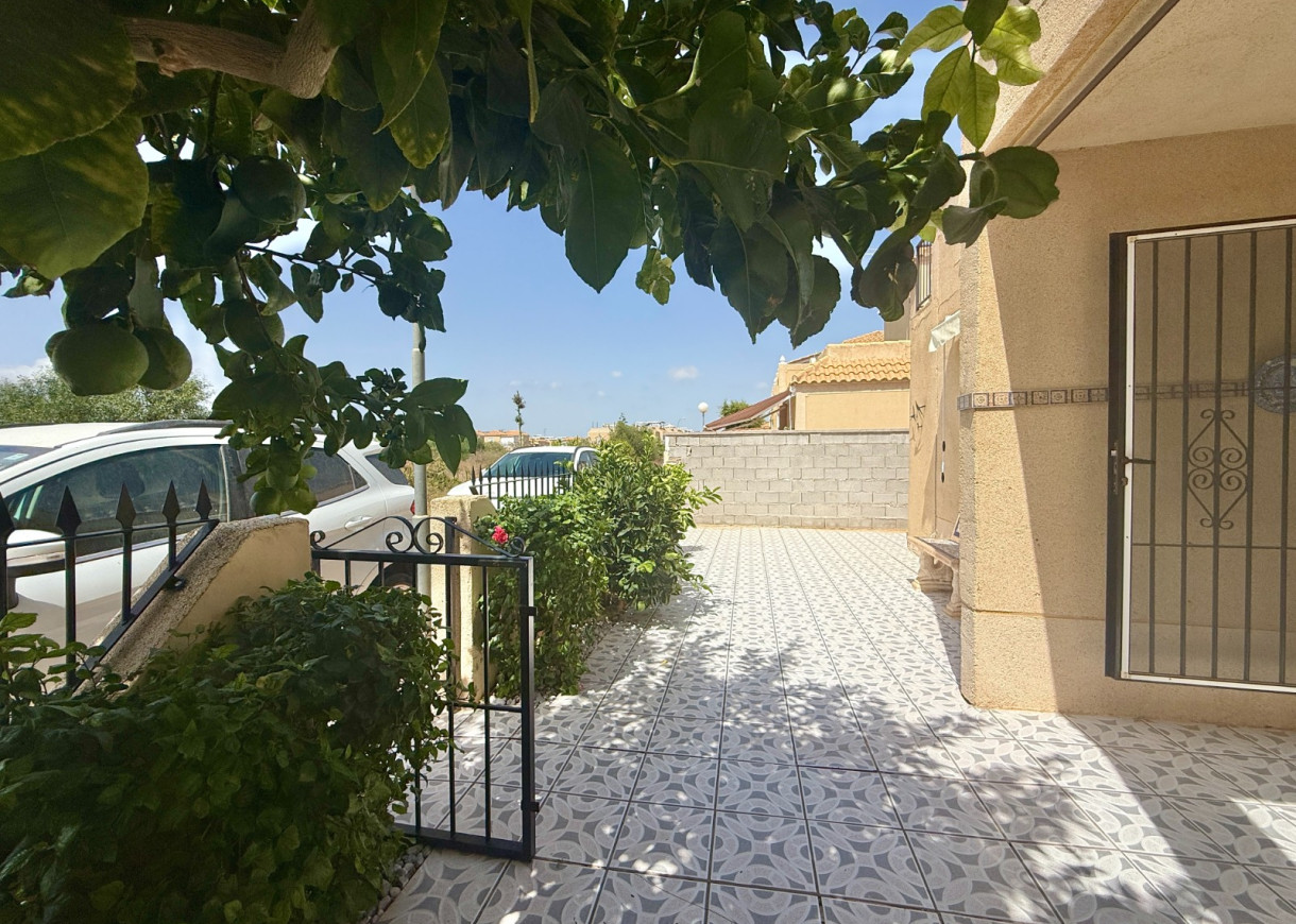 Resale - House - Torrevieja - El limonar