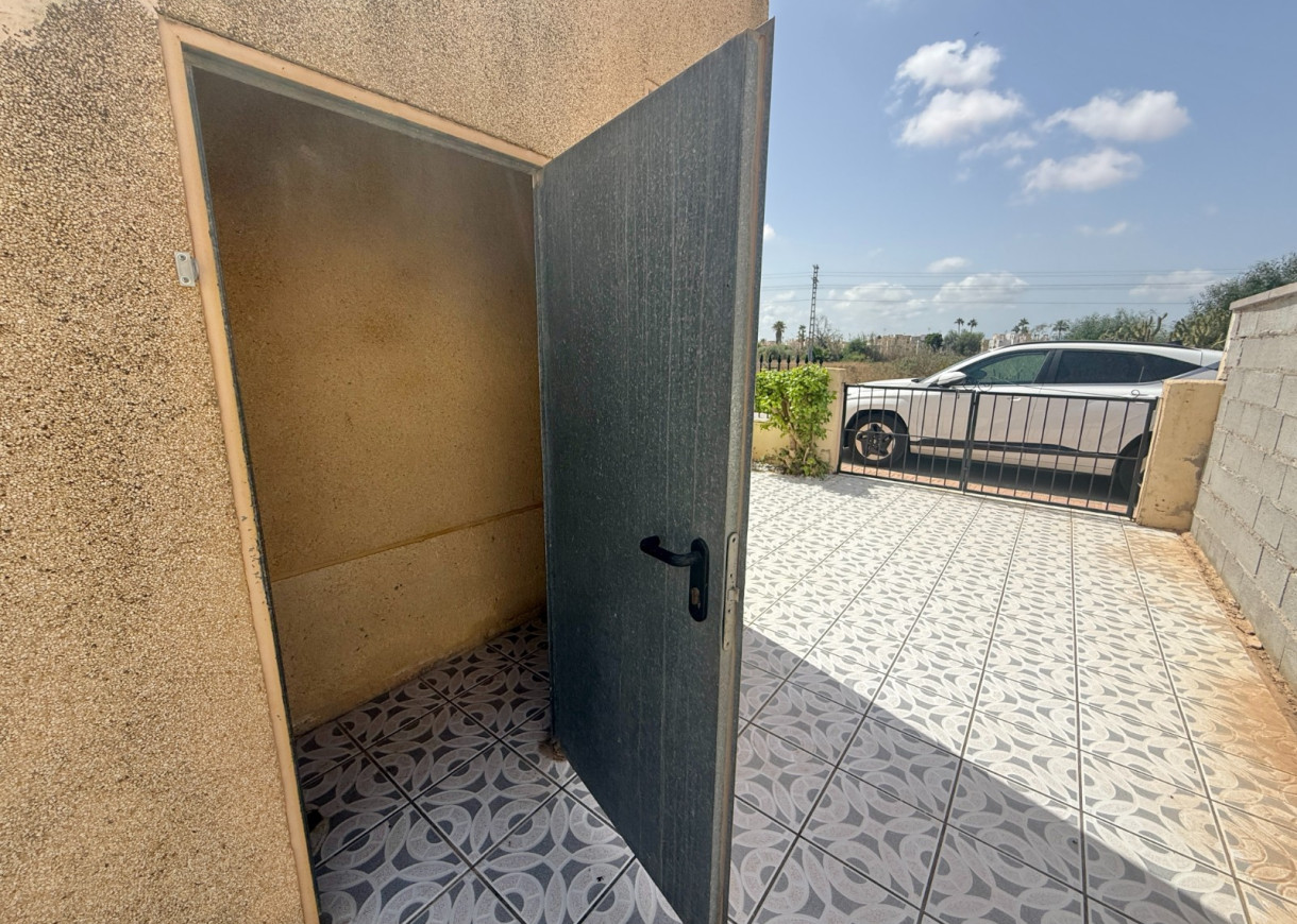 Resale - House - Torrevieja - El limonar