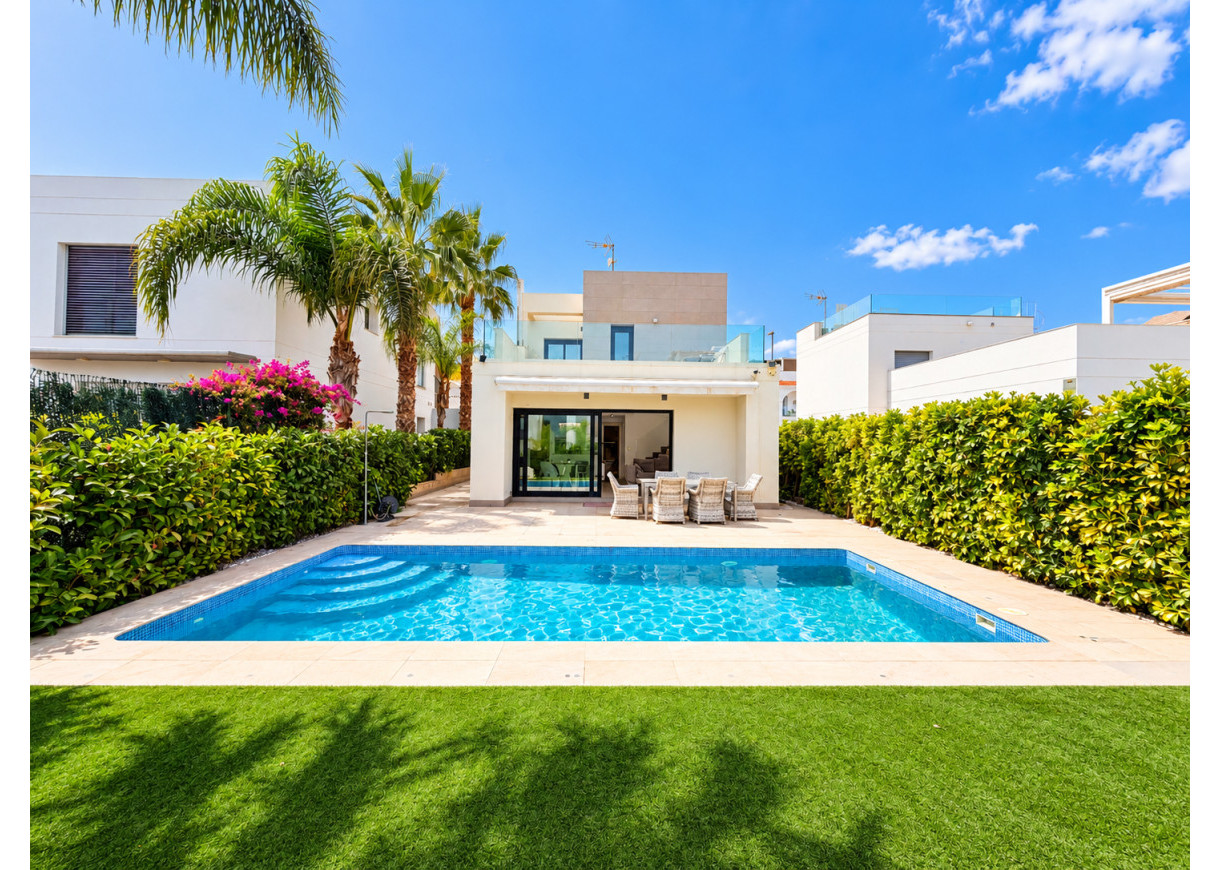 Resale - Villa - Ciudad Quesada