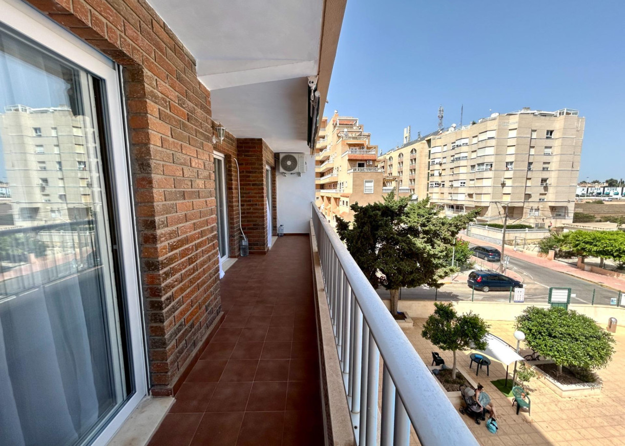 Resale - Apartment - Torrevieja - Punta prima
