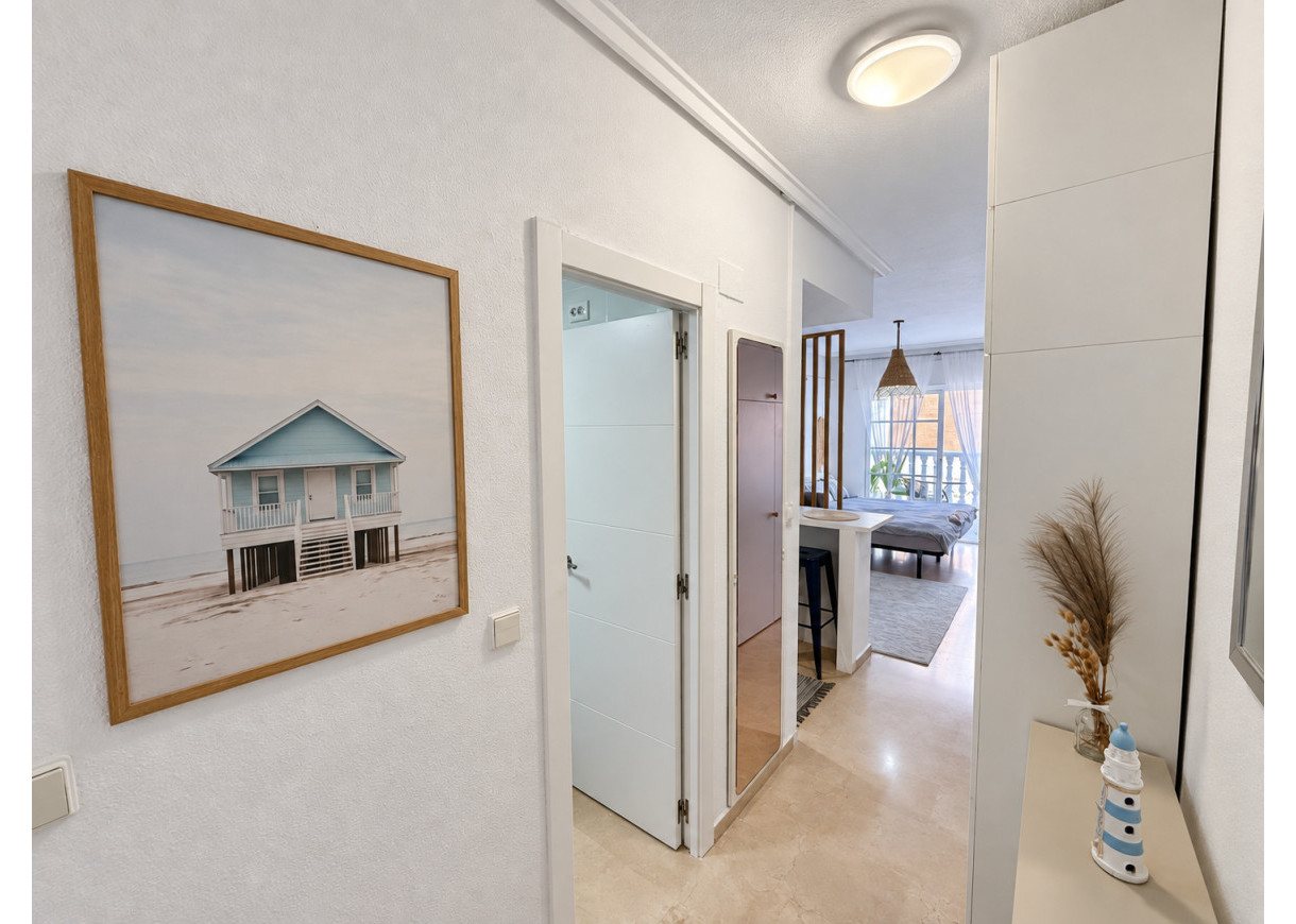 Resale - Studio apartment - Torrevieja - Playa de los Locos