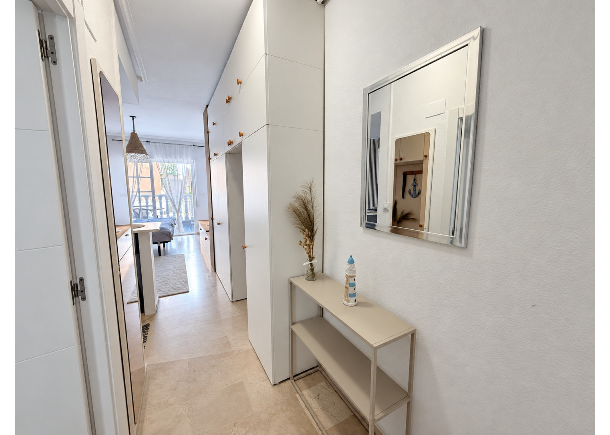 Resale - Studio apartment - Torrevieja - Playa de los Locos