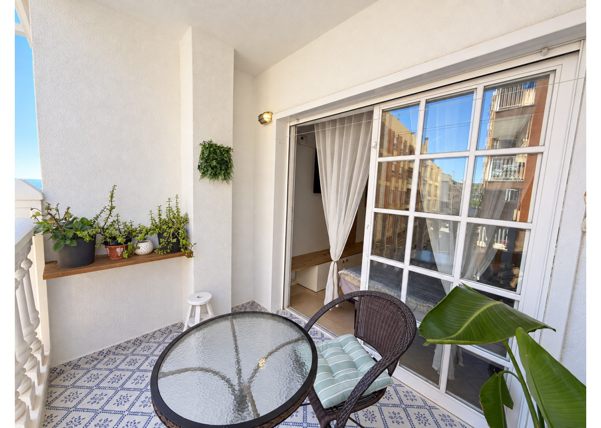 Resale - Studio apartment - Torrevieja - Playa de los Locos