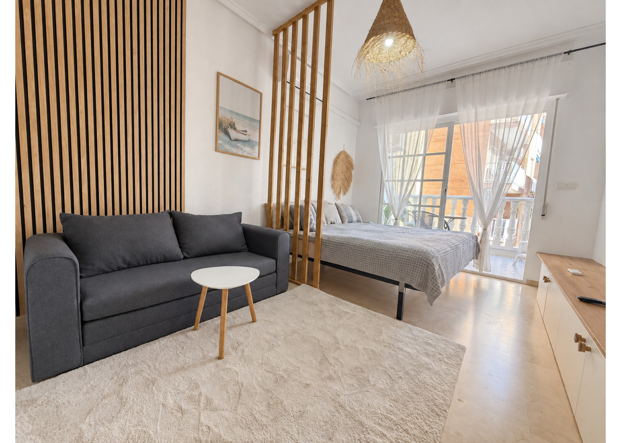 Resale - Studio apartment - Torrevieja - Playa de los Locos