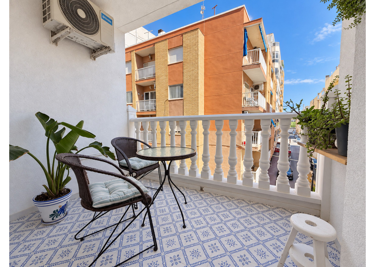 Resale - Studio apartment - Torrevieja - Playa de los Locos