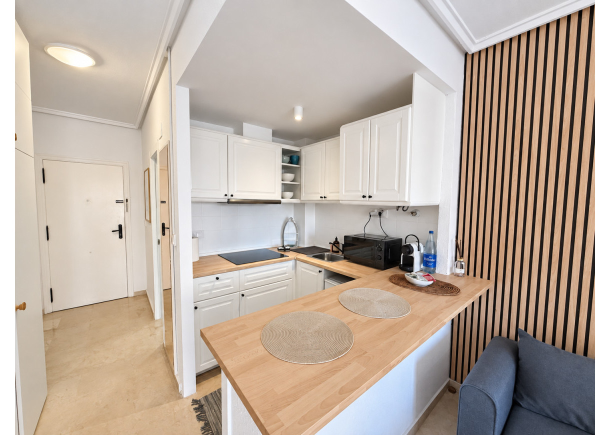 Resale - Studio apartment - Torrevieja - Playa de los Locos