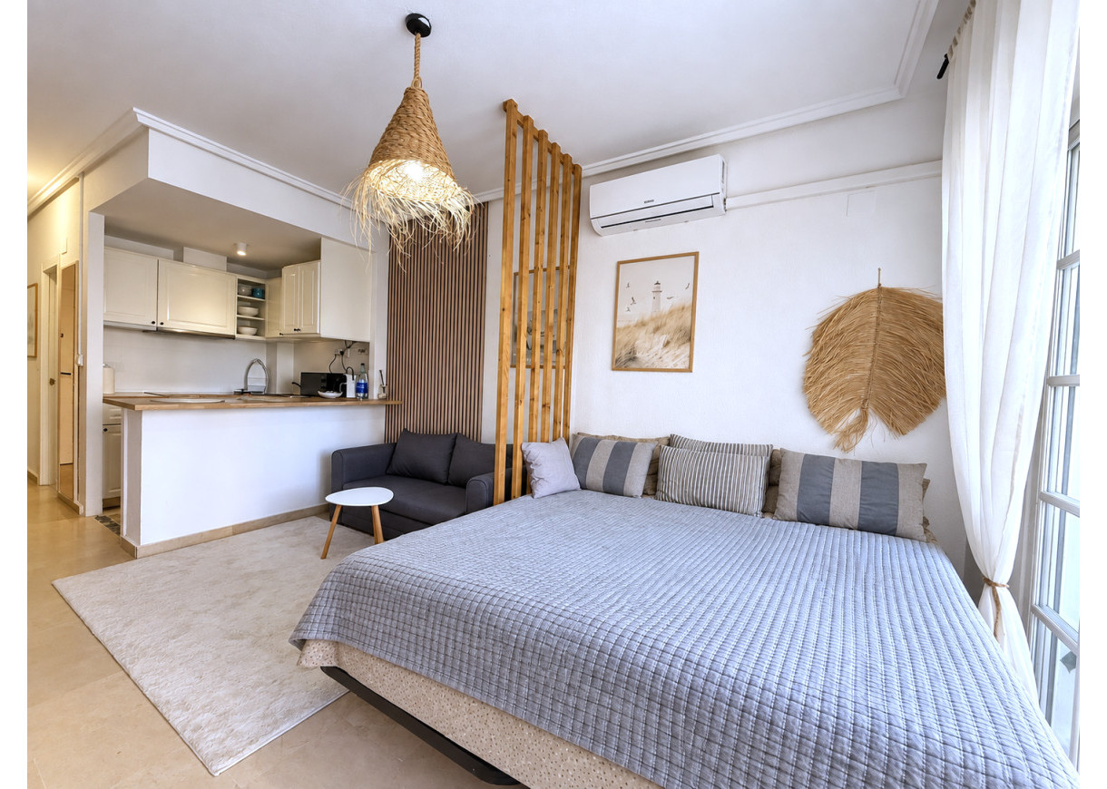 Resale - Studio apartment - Torrevieja - Playa de los Locos
