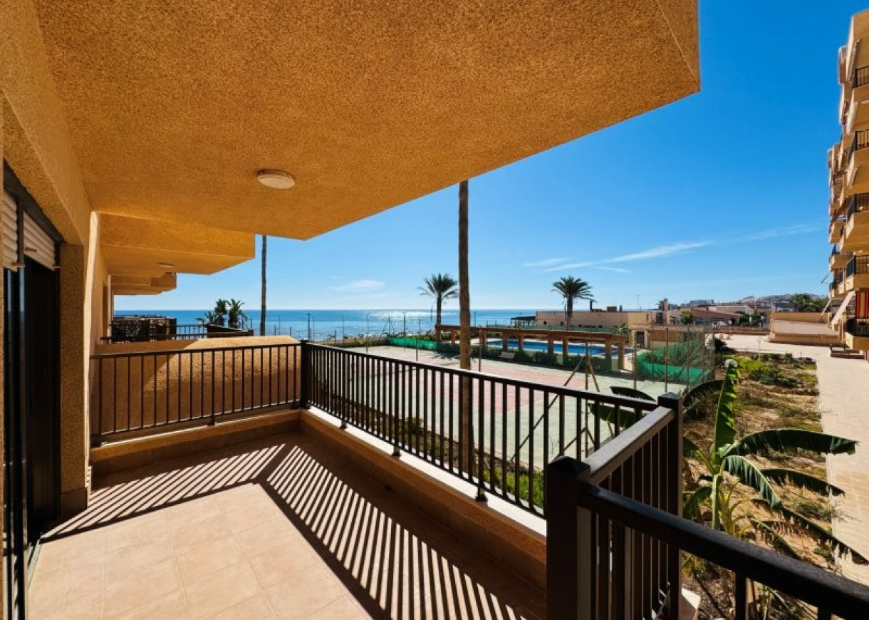 Resale - Apartment - La Mata - Los Europeos