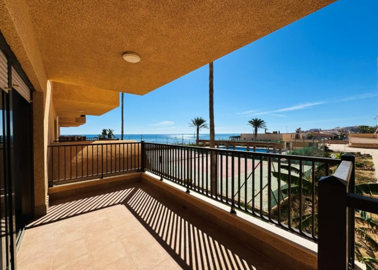 Resale - Apartment - La Mata - Los Europeos
