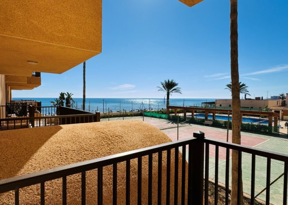 Resale - Apartment - La Mata - Los Europeos