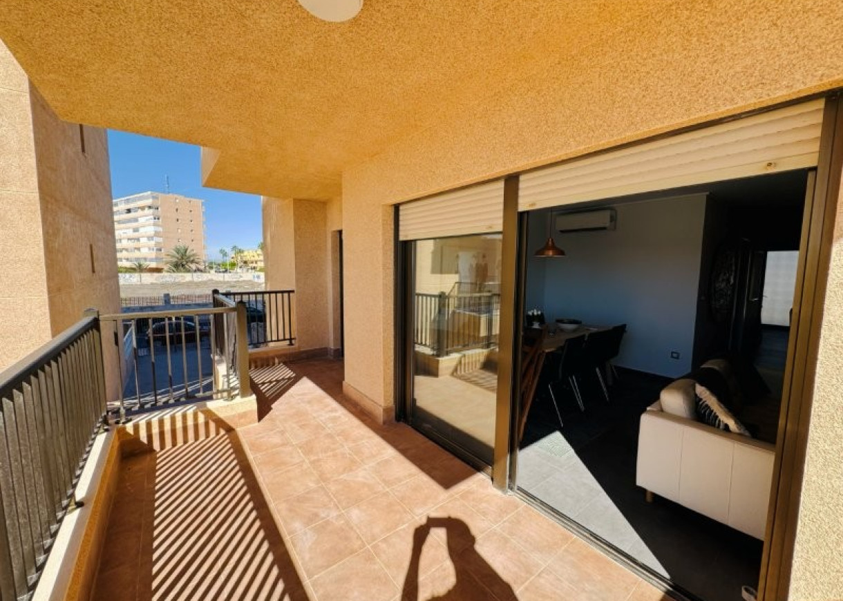 Resale - Apartment - La Mata - Los Europeos