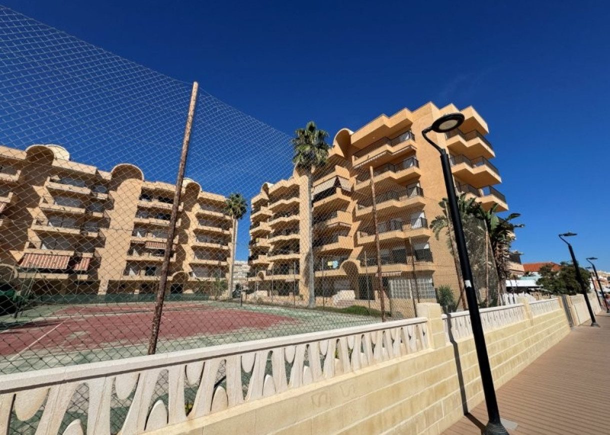 Resale - Apartment - La Mata - Los Europeos