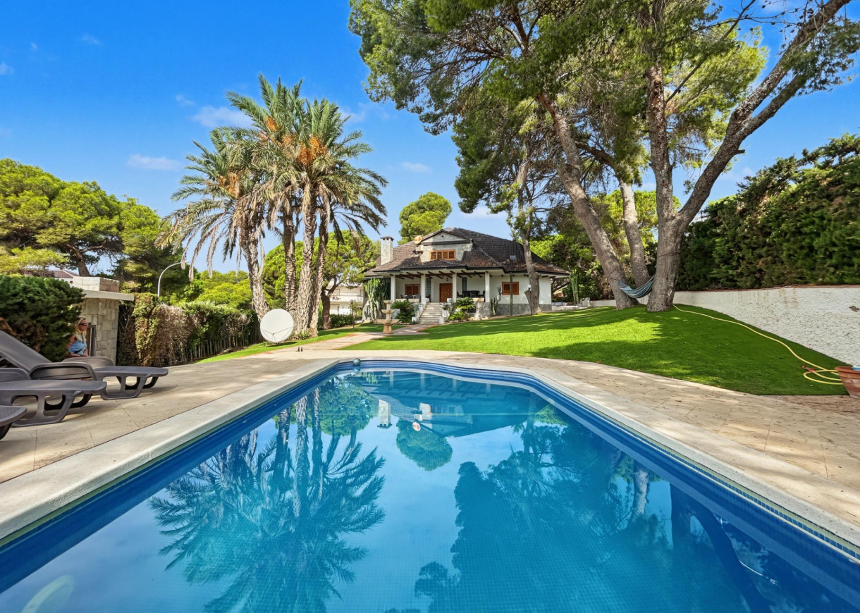 Resale - Villa - Orihuela Costa - Campoamor