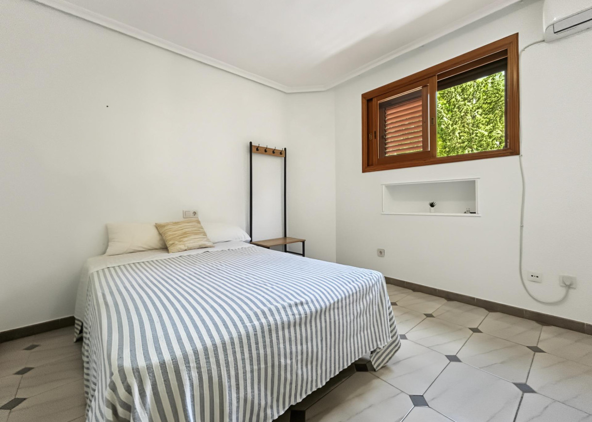 Resale - Villa - Orihuela Costa - Campoamor