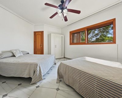 Resale - Villa - Orihuela Costa - Campoamor