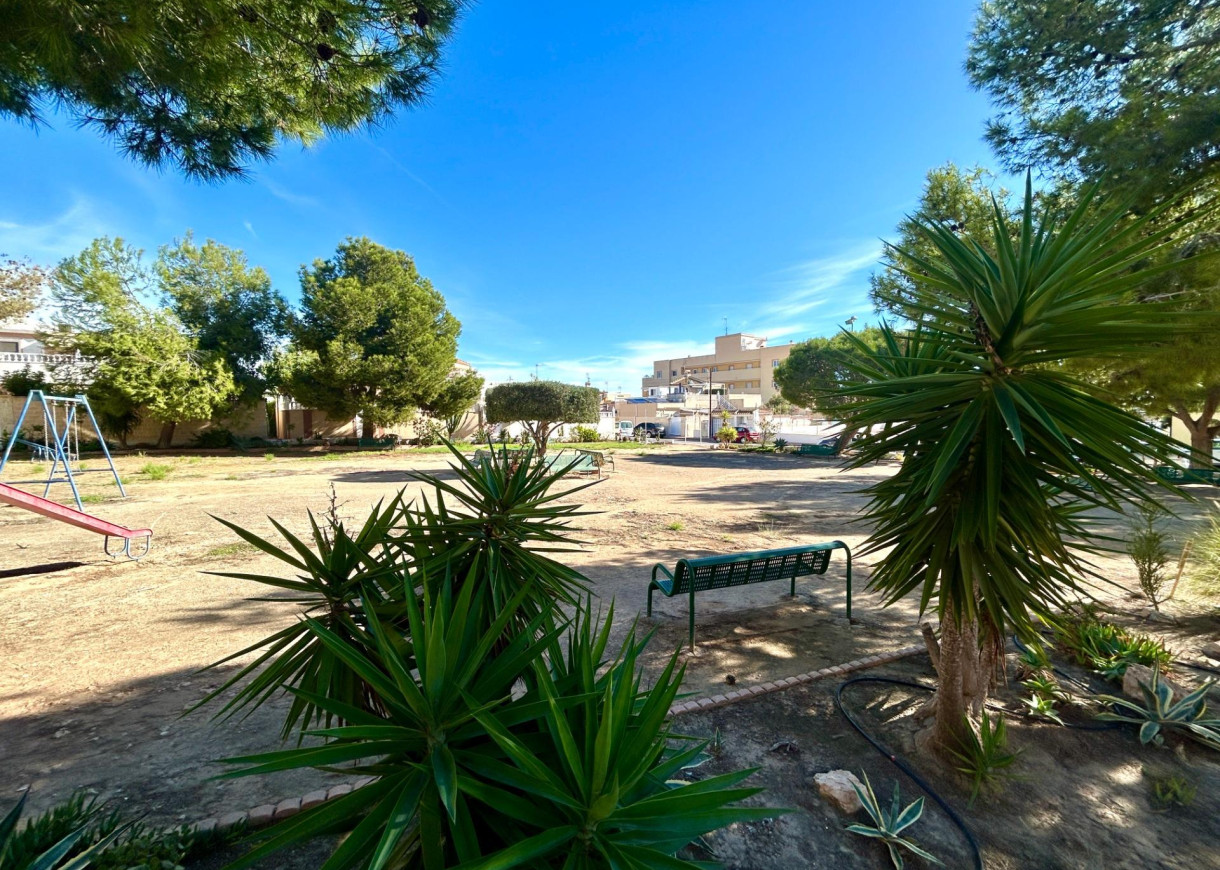 Resale - Bungalow - Orihuela Costa - Lomas de Don Juan