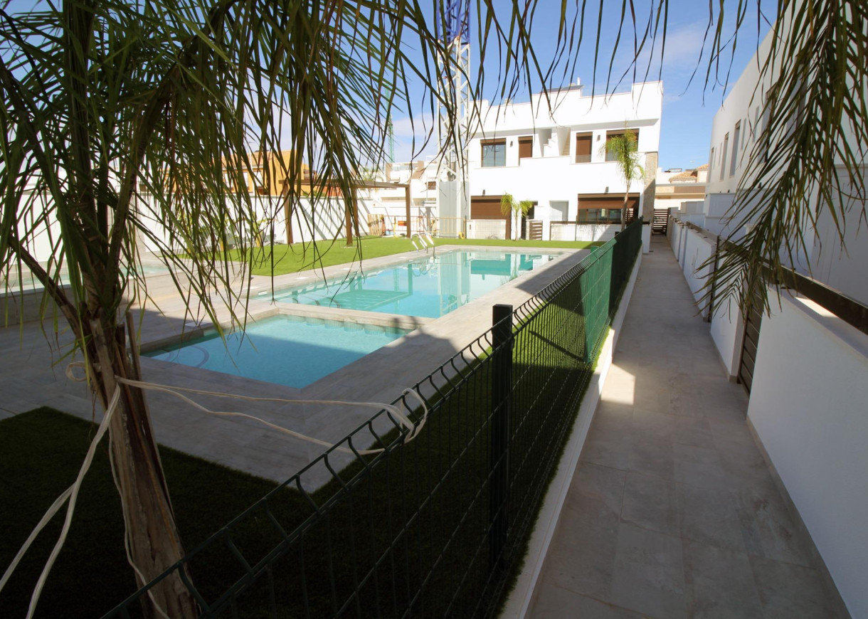 New Build - Villa - Pilar de la Horadada - parque Andromeda
