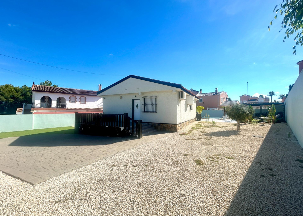 Resale - Villa - Pilar de la Horadada - Pinar de Campoverde