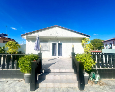 Resale - Villa - Pilar de la Horadada - Pinar de Campoverde